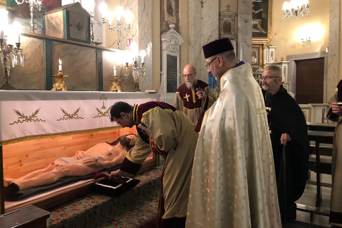 Ոտնլուայի արարողութիւն եւ Խաւարման եւ Լացի Գիշերի աղօթքները 2026